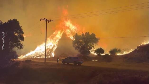 Los Angeles’taki yangın hızla yayılıyor: 30 binden fazla kişi için tahliye emri çıkarıldı Los Angeles’taki yangın hızla yayılıyor: 30 binden fazla kişi için tahliye emri çıkarıldı