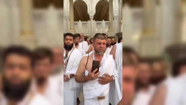 Suriyeli hacılar Kabe’de duygusal anlar yaşadı