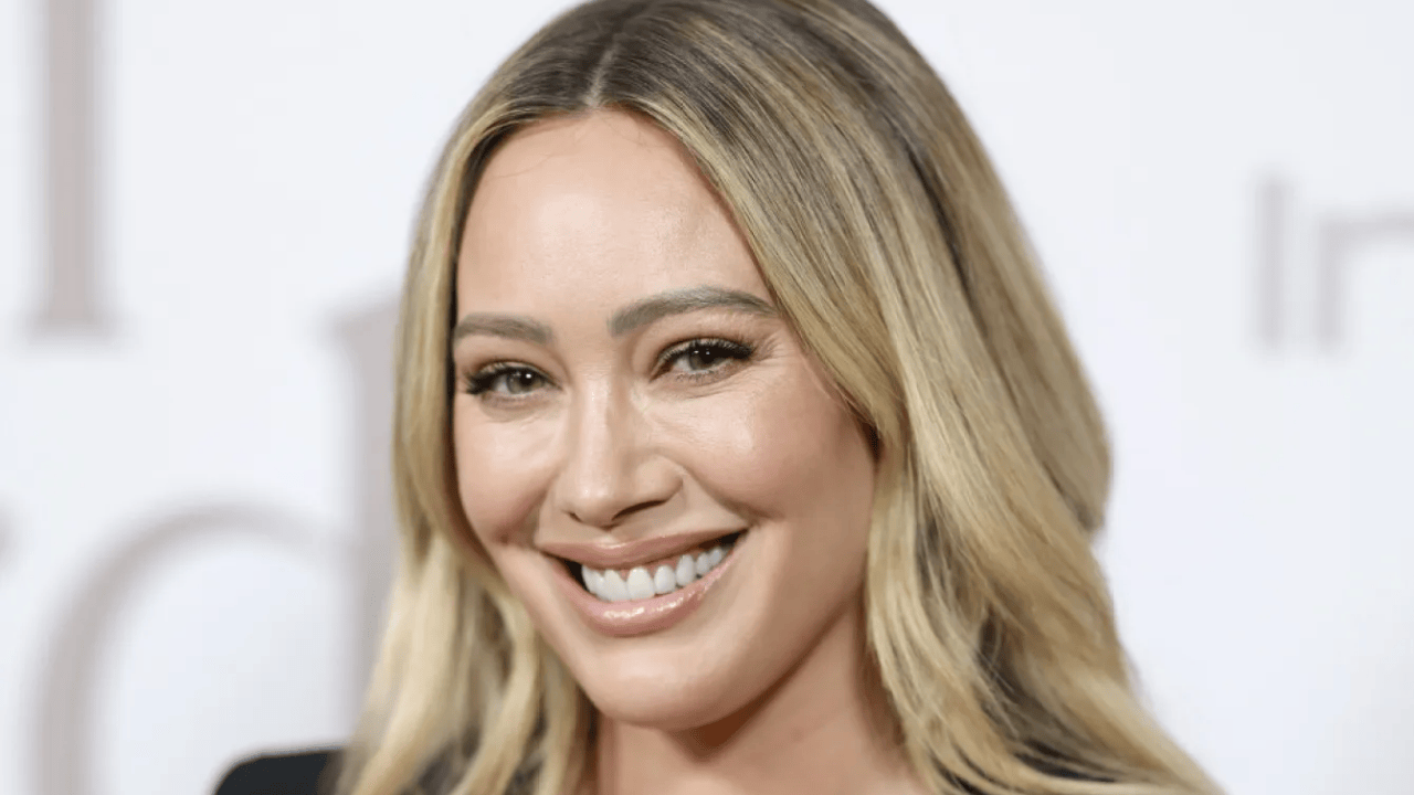 Hilary Duff, Hulu’nun Yeni Komedi Dizisi “Pretty Ugly” ile Geri Dönüyor