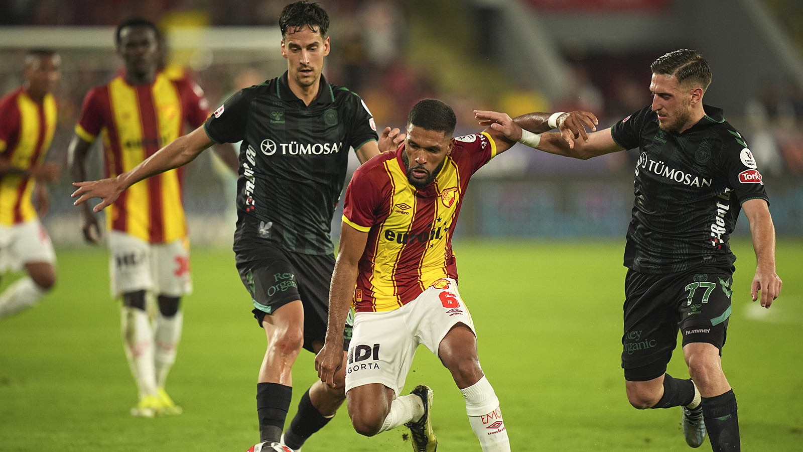 Göztepe kaçtı, Konyaspor yakaladı Göztepe kaçtı, Konyaspor yakaladı