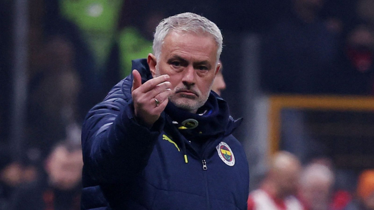 Fenerbahçe Jose Mourinho’yu kovdu: The Special One rezil rüsva oldu
