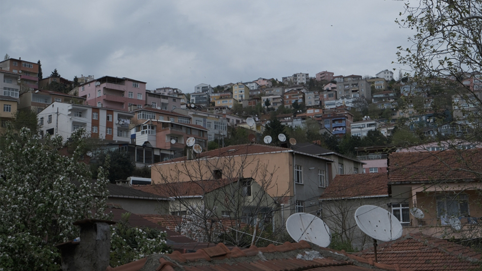 Hasarlı ev bile 32 bin TL, öğrenci ne yapsın?