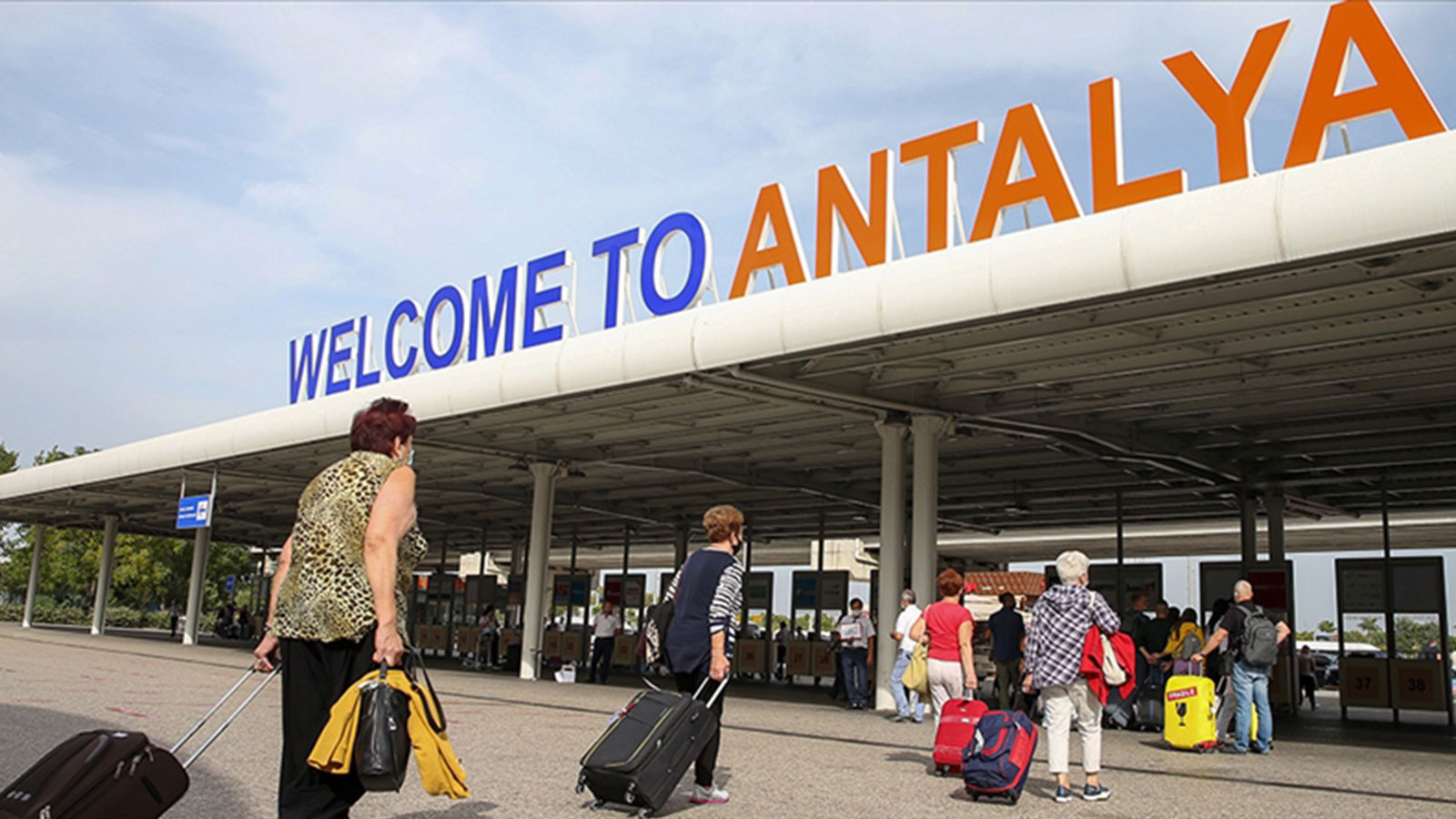 Antalya’ya gelen turist sayısı 14 milyonu aştı