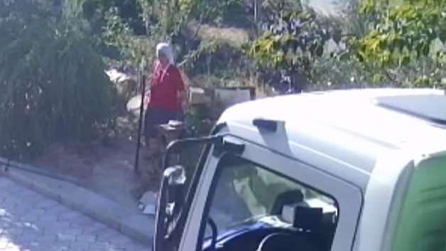 Çöpünü çıkaran yaşlı kadın cinayet gibi kazada hayatını kaybetti